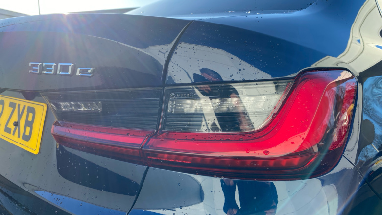 BMW 3 Series 330e xDrive M Sport 4dr Step Auto Saloon